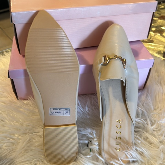 FLAT TRIANGLES TOE MULE SIZE 8 NEW NEVER WORN - Picture 2 of 3